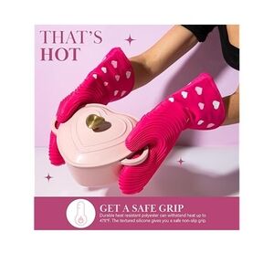 Paris Hilton Pink and White Oven Mitt Set